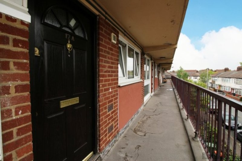 2 bedroom, Flat house for sale - 2