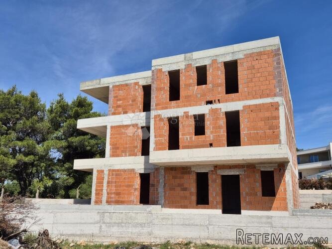 Crnica - novogradnja poslovni prostor na izvrsnoj lokaciji P