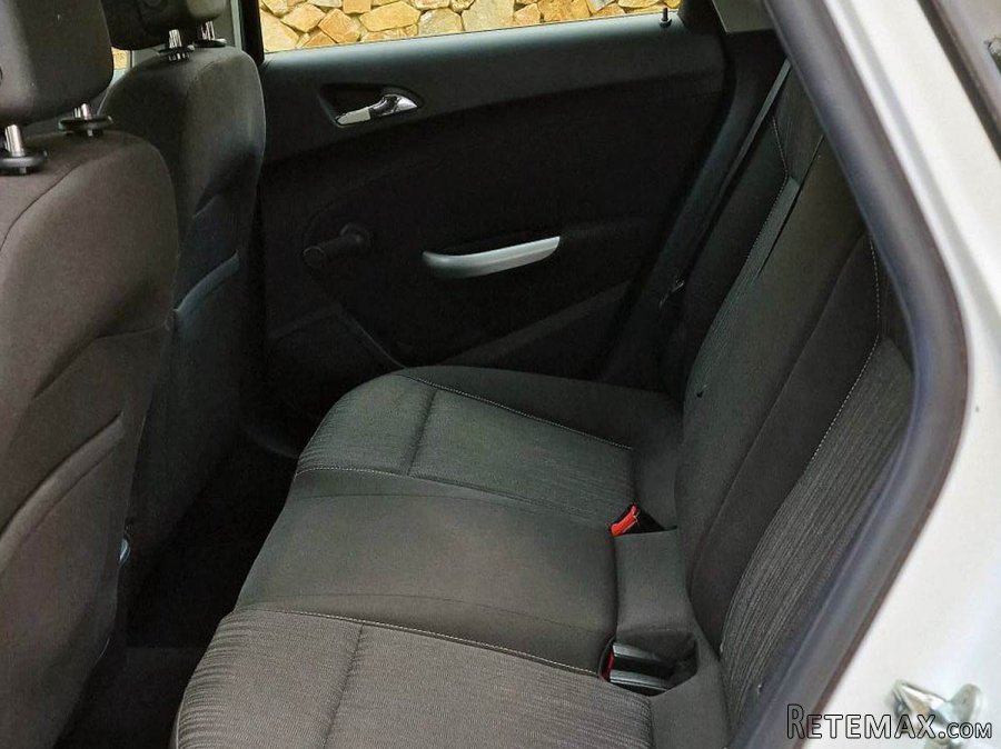 Opel Astra 1.7 L Selective - 6