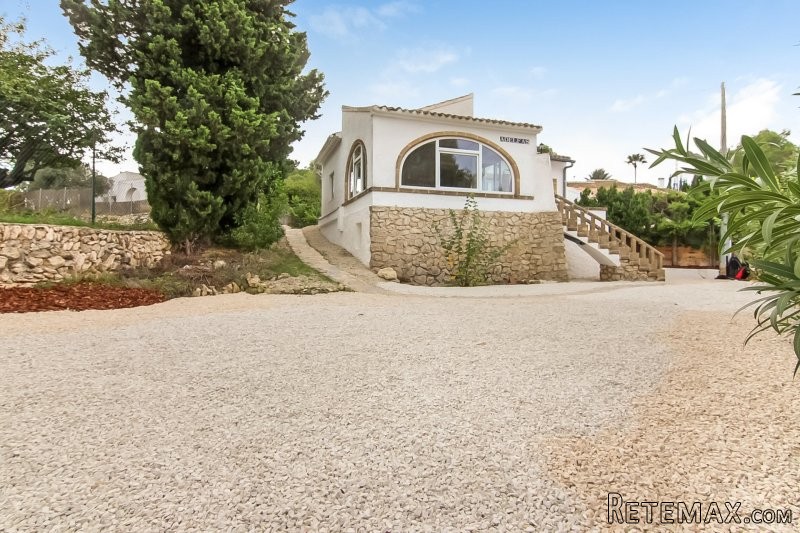 Lovely refurbished 3 Bedroom Villa - 2