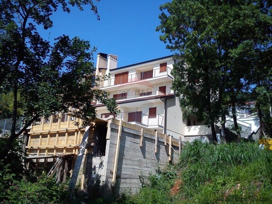Lovran - Dvoetažni stan u novogradnji 150 m od mora - 6