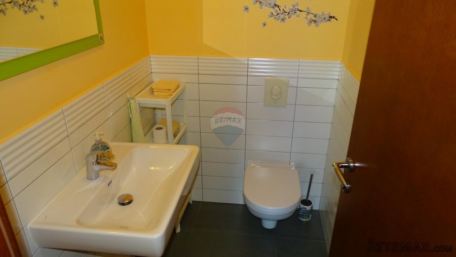 Rijeka, Martinkovac, stan sa p.p. i dvije garaže - 6