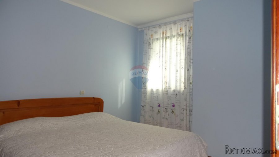 Rijeka, Martinkovac, stan sa p.p. i dvije garaže - 8