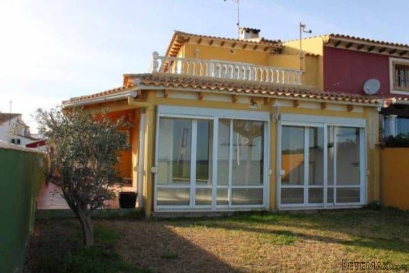3 Bedrooms - Villa - Alicante - For Sale