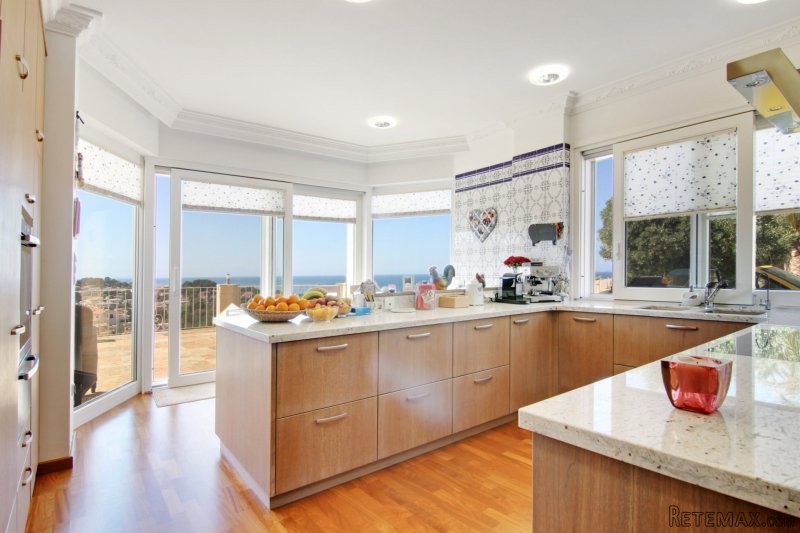 Luxury villa with panoramic sea views.. - 2