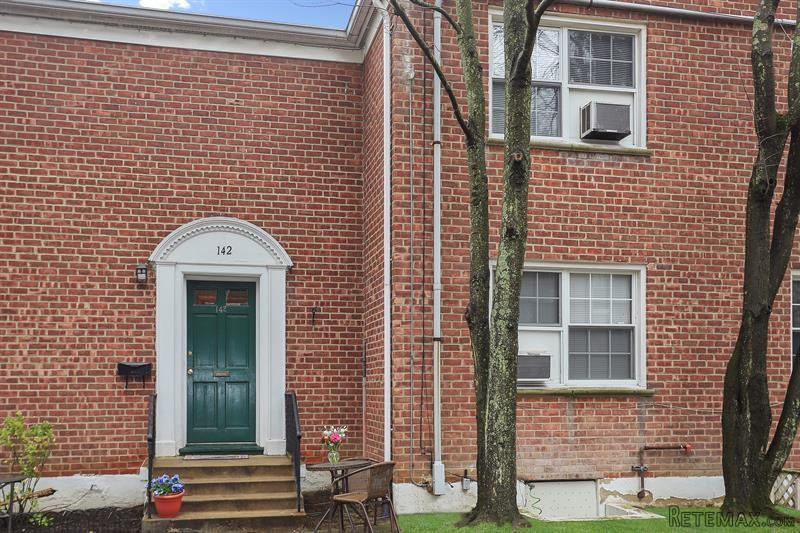 3 bedroom Commercial Property For Sale:..