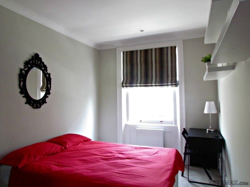 Single with double bed near Warwick..