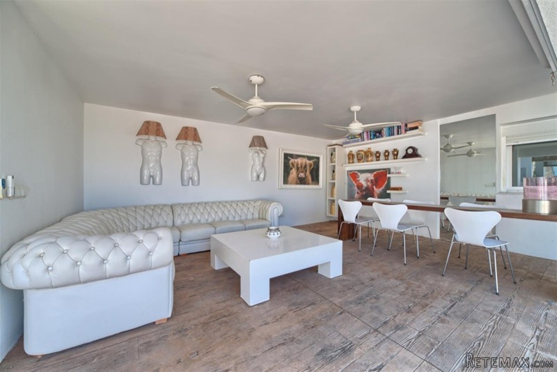 An Extra ordinary Villa with Sea Views
