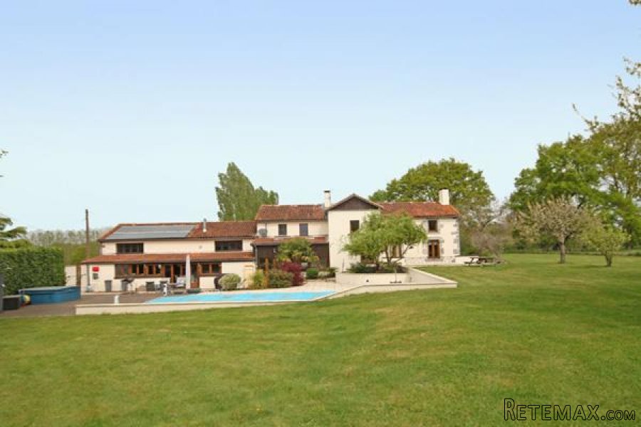 Moncoutant (79) - Beautiful light filled house 4bed/3bath with..