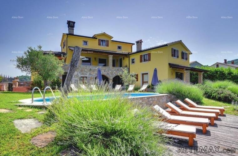 Prodaje se prekrasna vila sa bazenom u blizini Pazina