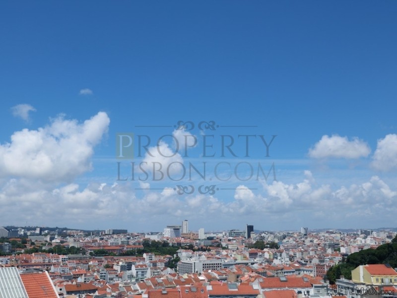 T2 Lisbon Apartment for Sale,Penha de..