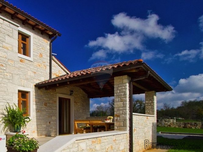 NOVA VILA S BAZENOM NA MIRNOJ LOKACIJI - 2