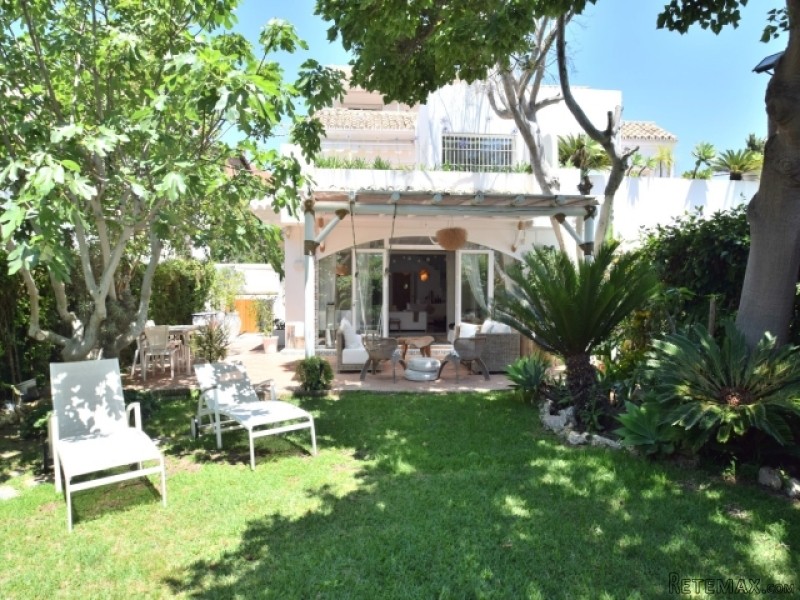 3 Bedroom Semi-Detached Villa For Sale.. - 2
