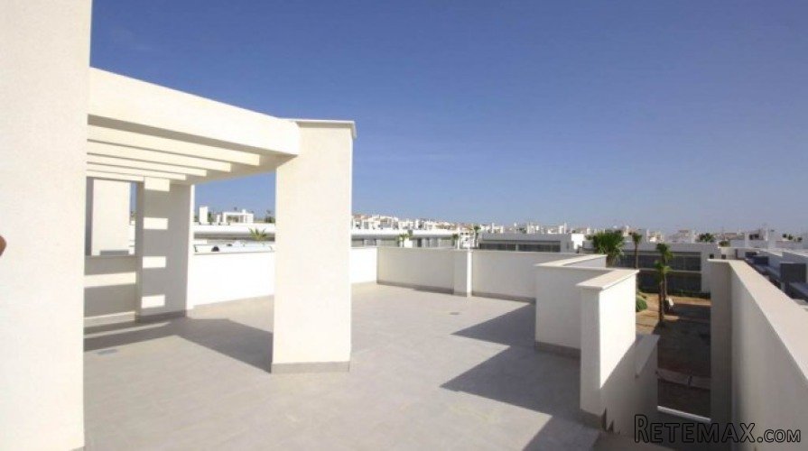 Lovely apartment with garden overlooking the golf course.. - 3