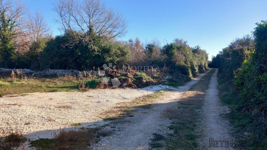 Veliko građevinsko zemljište u industrijskoj zoni, Šišan - 3