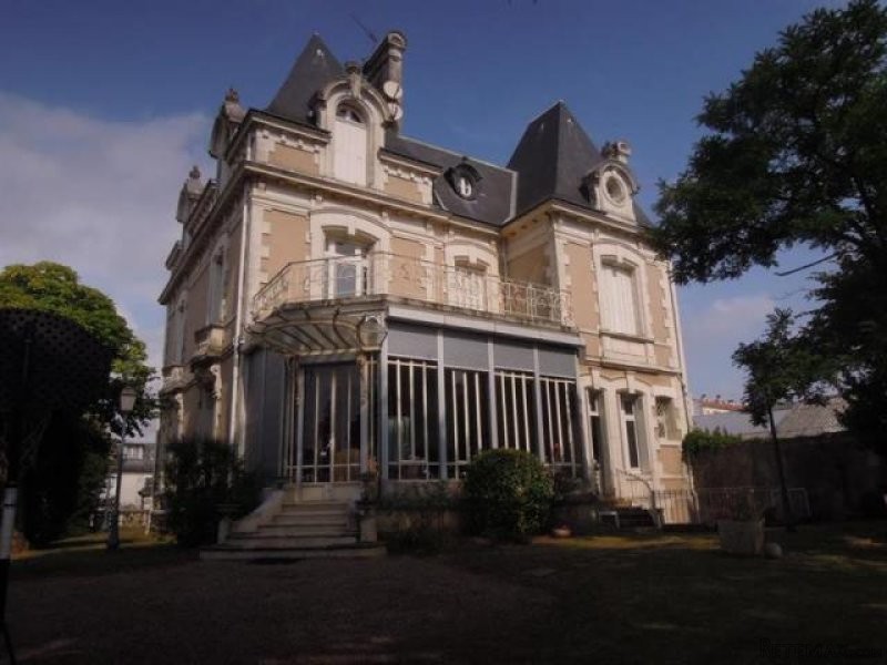 7 bedroom House For Sale: 86000 POITIERS