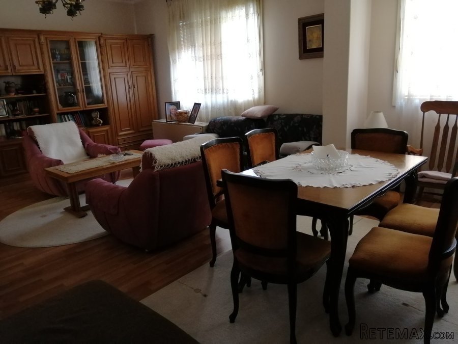 Prodaja kuce 200m2,6 ari placa centar Topola - 4