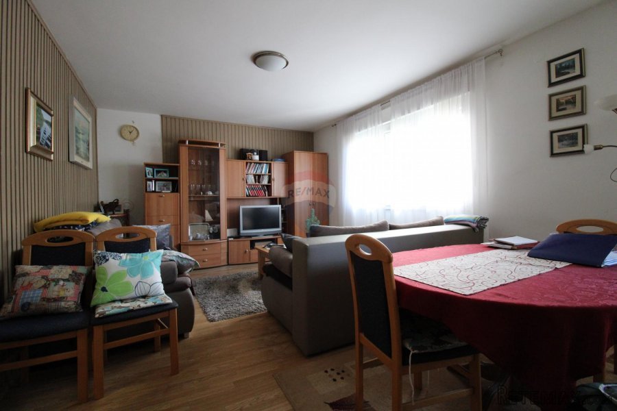 Petrinja, kuća 382 m2, 4 stambene jedinice - 5