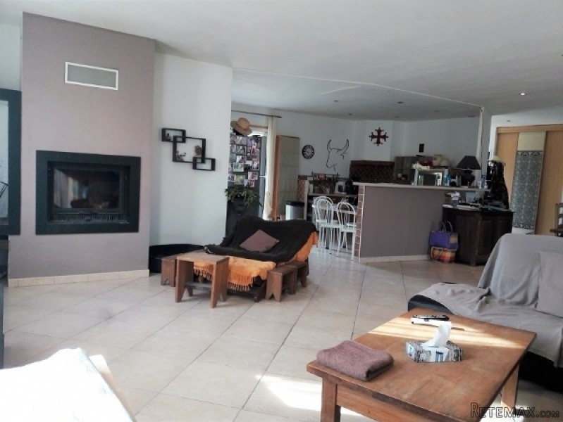 Pleasant Single Storey House With A.. - 2