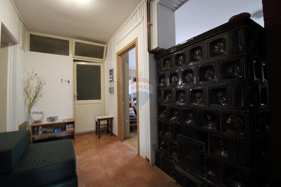 Petrinja, kuća 382 m2, 4 stambene jedinice - 6