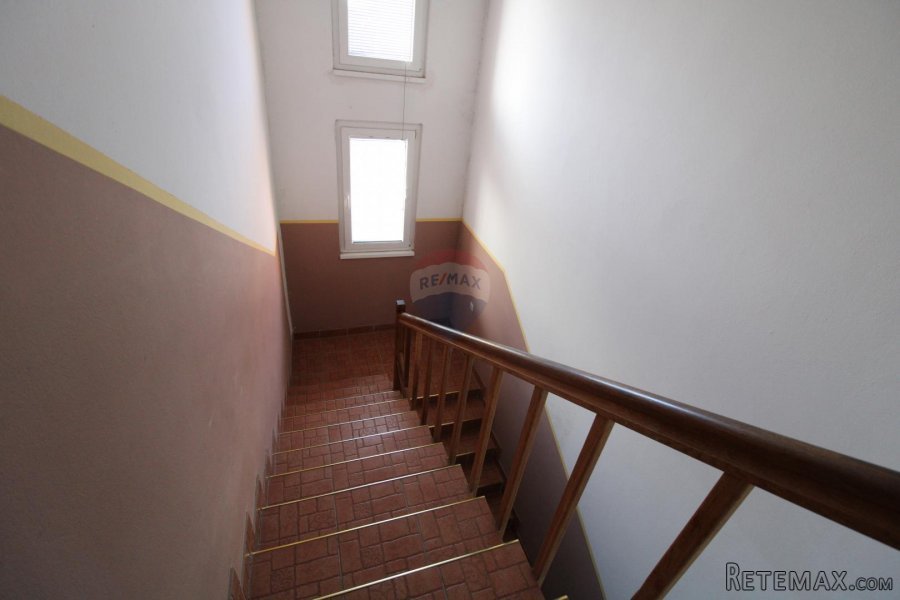 Petrinja, kuća 382 m2, 4 stambene jedinice - 7