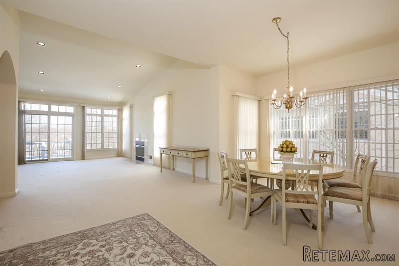 3 bedroom House For Sale: 72 Doral.. - 2