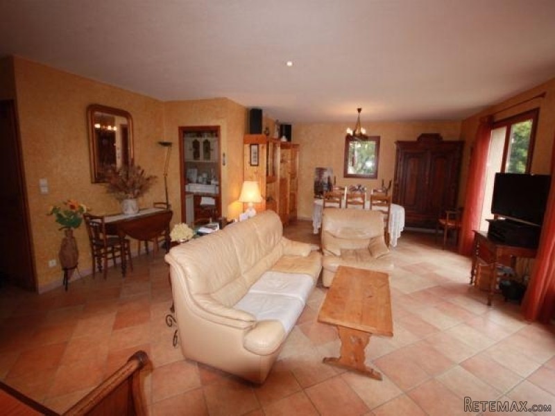 Immaculate Detached Villa With Garden.. - 2