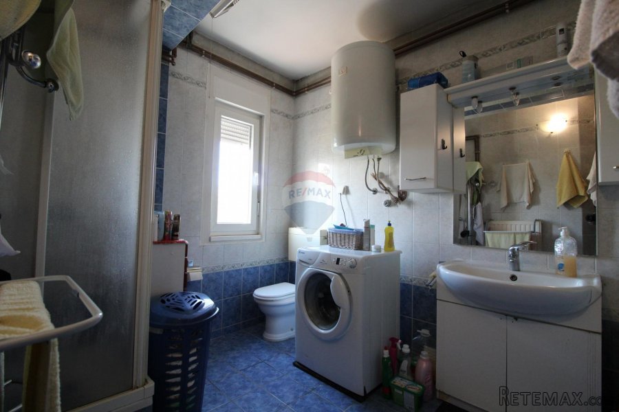 Petrinja, kuća 382 m2, 4 stambene jedinice - 10