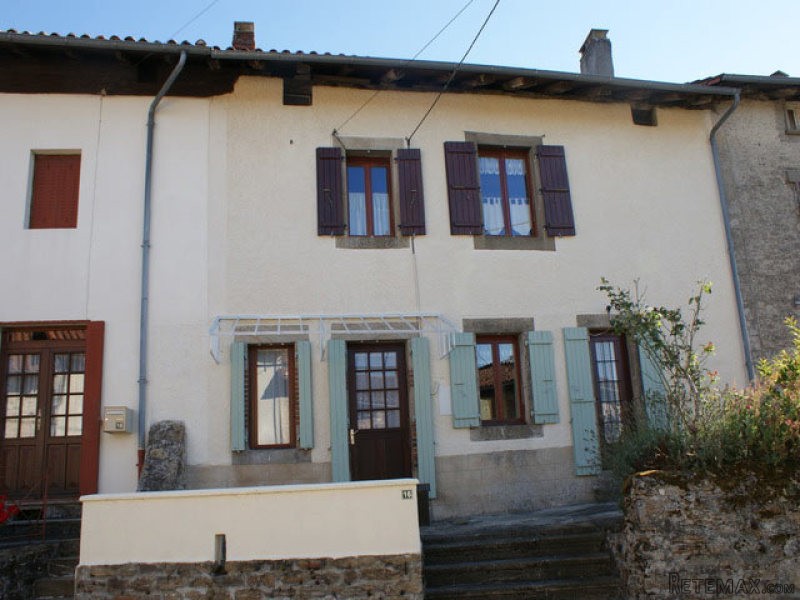 3-Bed Pretty Village House With..