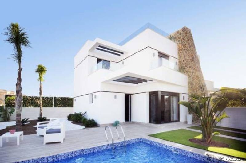 3 Bedroom 2 Bathroom Villa In Orihuela..