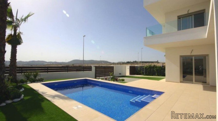 Exclusive detached villa ,three beds, three baths in the.. - 2