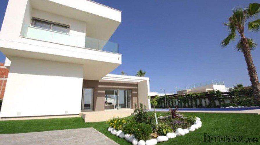 Exclusive detached villa ,three beds, three baths in the.. - 3