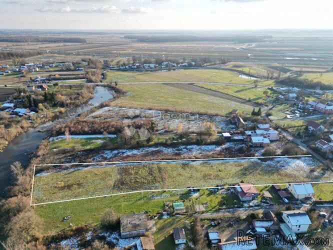 Prostrana građevna parcela od 8000 m², idealna za investicij - 2