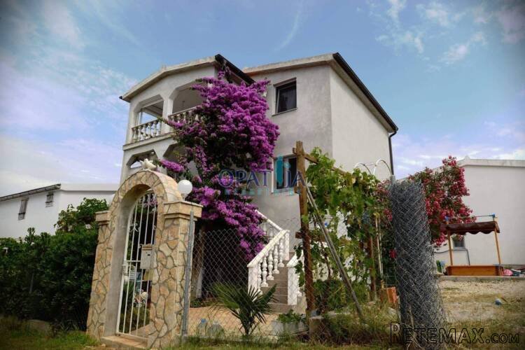 VIR - kuća sa 3 apartmana - samo 350 metara od plaže