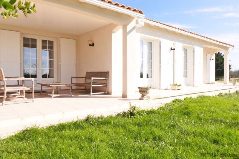 A Quality Construction Villa With Garden