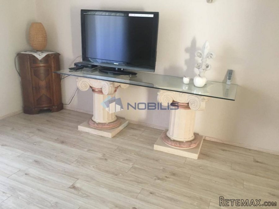 Šibenik, Vodice, 3 apartmana + suteren, vrt, parking mjesta - 5