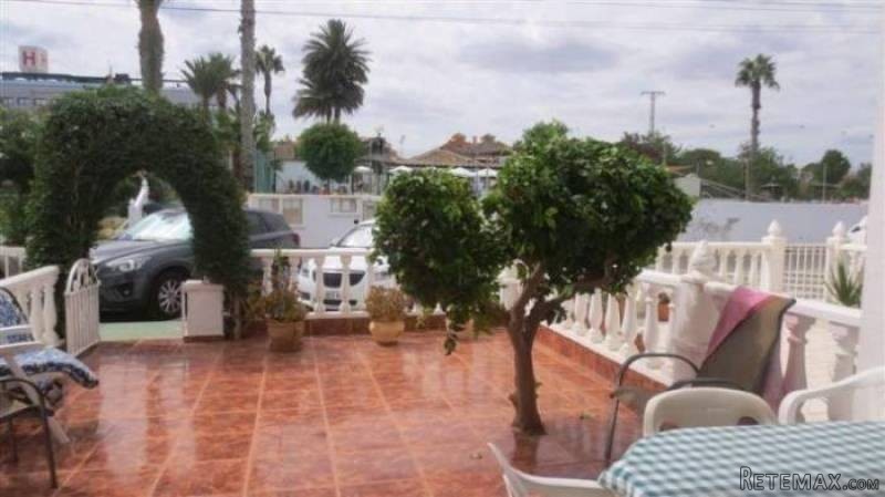 2 Bedroom 1 Bathroom Bungalow In.. - 2