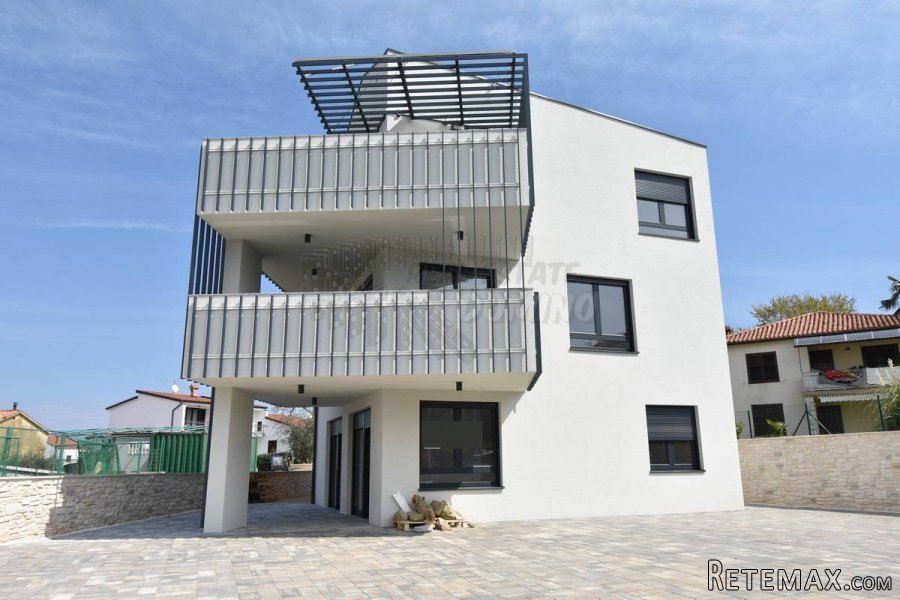 Apartman u prizemlju samo 150m od mora!