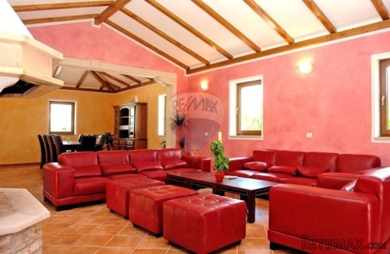 IZNIMNA VILA NA MORU - 2
