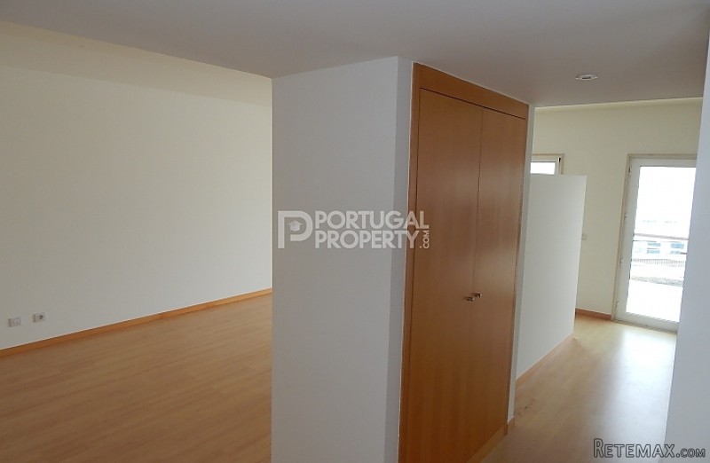 Nice 3rd floor T1 Apt at the D Joao II.. - 2