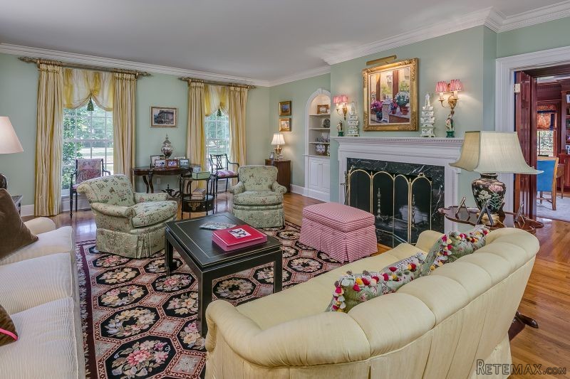 5 bedroom Detached House For Sale: 3.. - 2