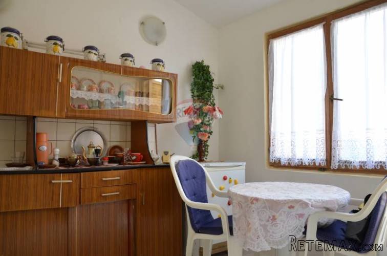 Buje, kuća u starogradskoj jezgri sa prekrasnim pogledom - 3
