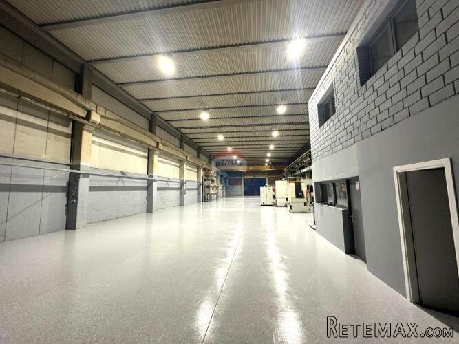 Sesvete, Popovec - hala 750 m2, kran 15 t + vanjski prostor - 2