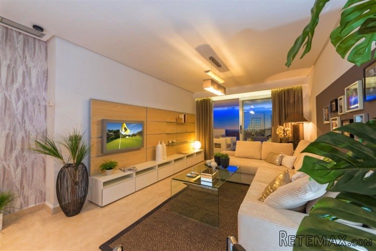 Large apartments in a peaceful location near Elviria Beach.. - 3