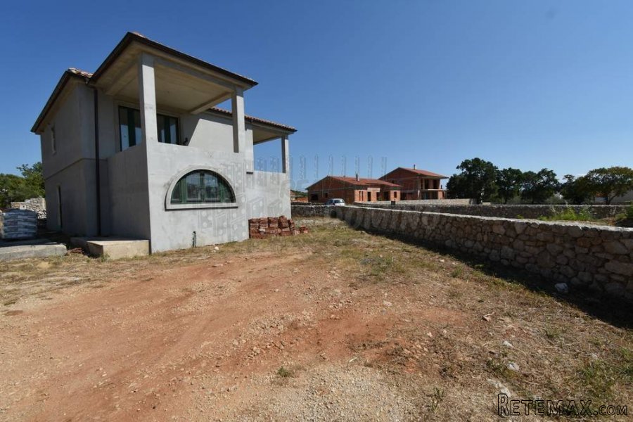 Prekrasna rustikalna kuća s bazenom!