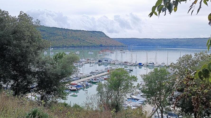 Istra, Trget - Građevinsko zemljište, blizina mora