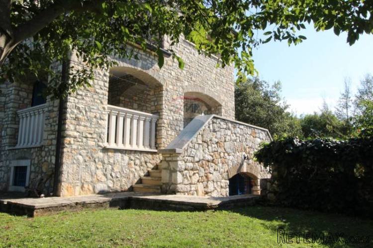 Vila na osami - 3