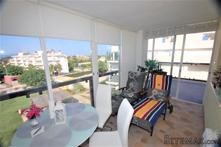 This modern penthouse ( with solarium ), is located in one.. - 8