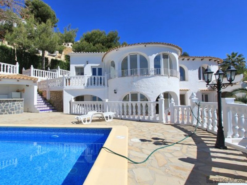 8 Bedrooms - Villa - Alicante - For Sale