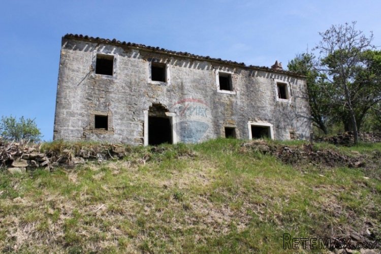 MOMJAN: BAJKOVITO ZEMLJIŠTE S KAMENIM KUĆAMA ZA ADAPTACIJU - 3